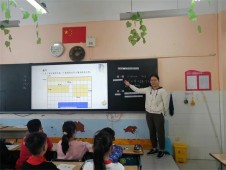 精磨细研 提质增效 郑州经开区外国语小学进行数学教研活动