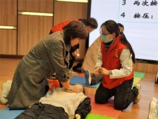 守护生命伴成长 郑州经开区实验小学开展急救基础技能科普培训活动