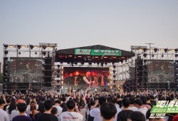 燃起来！郑州城市职业学院上演“嗨·青年音乐节”