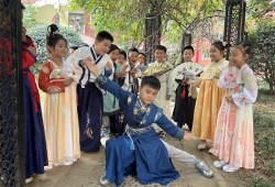 郑州经开区实验小学举行“传统文化节”暨四年级十岁礼活动