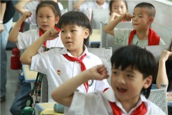 遇见“队”的你   共“员”红色梦   郑州经开区外国语小学教育集团总校区开展队前教育宣讲活动