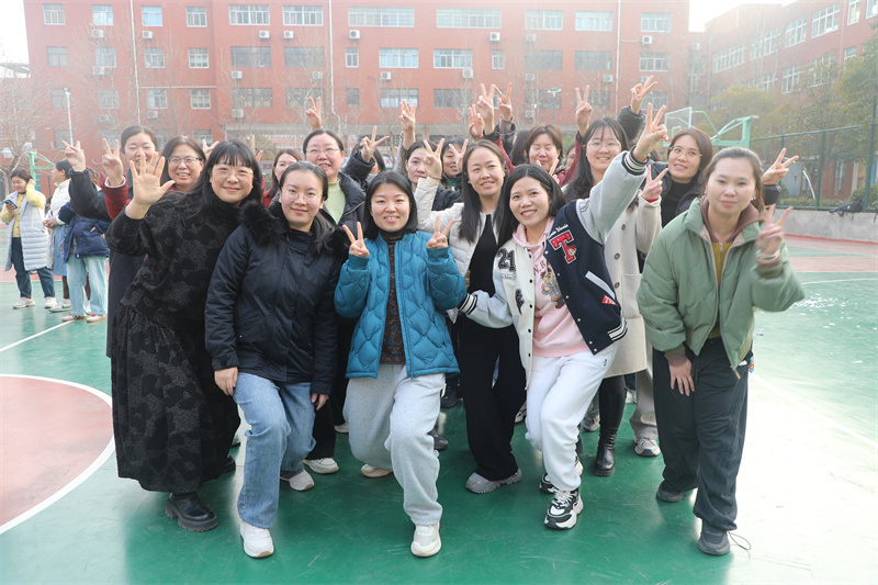 春日时光 笑染芬芳 郑州经开区实验小学集团总校区开展三八妇女节工会活动