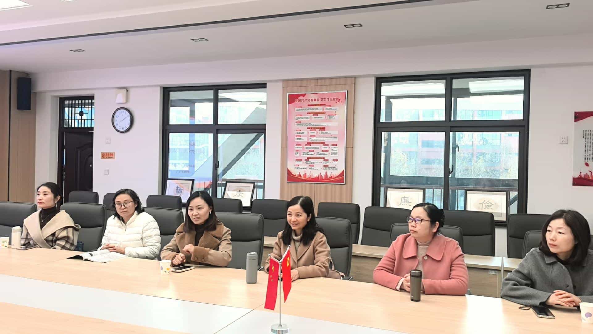 听评赋能课堂研思助力成长  郑州经开区教研教科室走进学校进行听评课视导