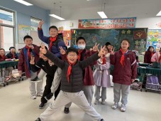 师生家长齐参与，边吃边玩迎冬至 郑州经开区实验小学系列活动迎冬至