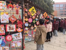 前广场“沸腾”啦！郑州经开区实验小学教育集团总校区 寒假实践活动作品展惊艳亮相