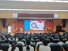 守护身心成长 点亮童年光芒 郑州经开区实验小学开展525心理健康月专家入校宣讲活动